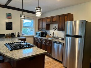 1630 Hague Ave, Unit 1 in St. Paul, MN - Foto de edificio - Building Photo