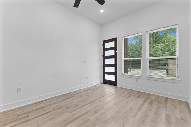 9116 Peachtree St in Houston, TX - Building Photo - Building Photo