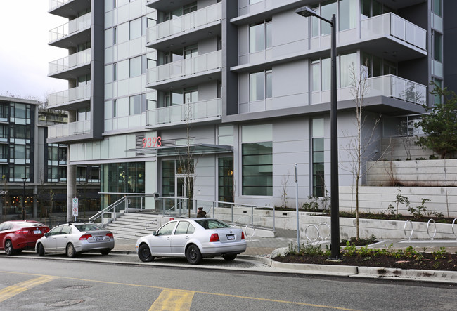 CentreBlock in Burnaby, BC - Building Photo - Building Photo