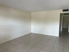 800 SW 131st Ave, Unit 206F in Pembroke Pines, FL - Building Photo - Building Photo