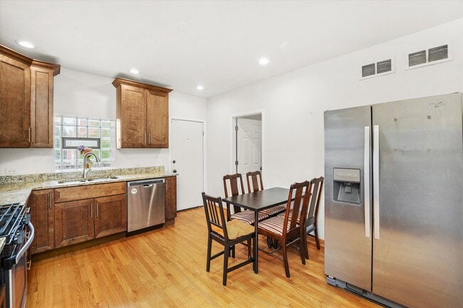 624 S Oakley Blvd, Unit 2