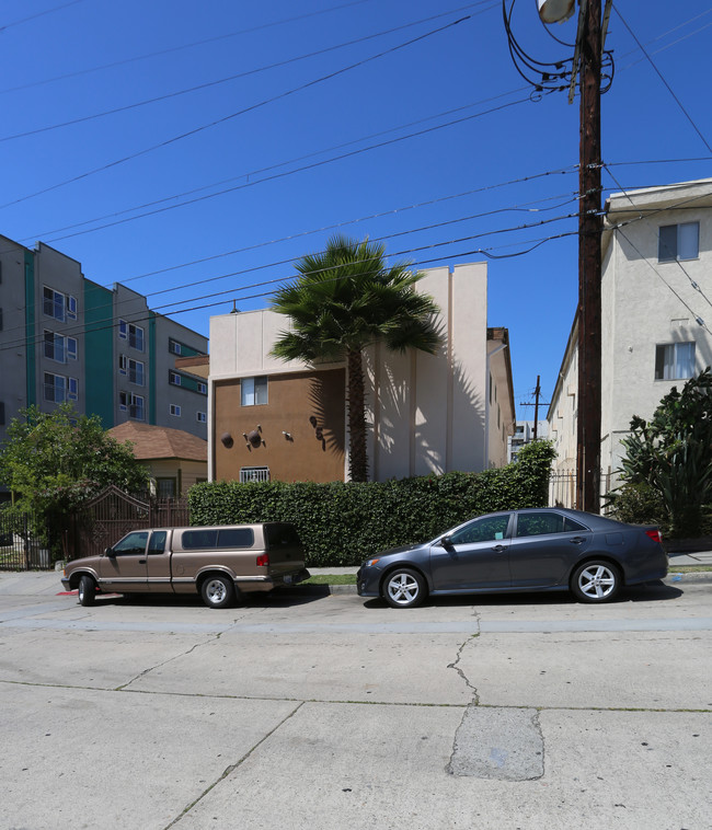 951 S Ardmore Ave in Los Angeles, CA - Building Photo - Building Photo