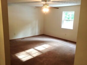 592 Co Rd 59, Unit C in Chesapeake, OH - Foto de edificio - Building Photo