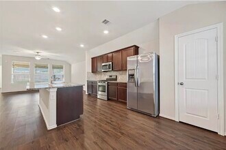 25911 Rustical Rd in Park Row, TX - Foto de edificio - Building Photo