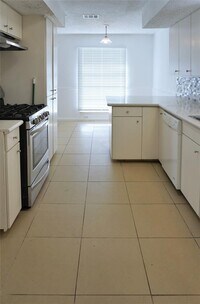 938 Greatwood Dr photo'