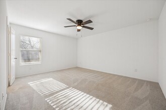 329 Riverwood Village Ln in Sealy, TX - Building Photo - Building Photo