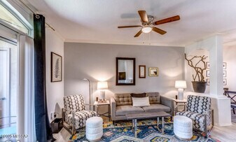 7050 E Sunrise Dr in Tucson, AZ - Building Photo