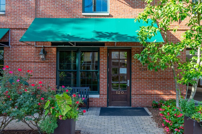 Cambridge Square in Ardmore, PA - Foto de edificio - Building Photo