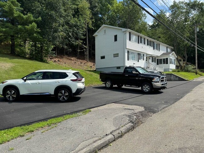 205 Northern Ave, Unit 1 in Augusta, ME - Foto de edificio - Building Photo
