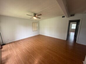 810 5th Ave N in Jacksonville Beach, FL - Building Photo - Building Photo