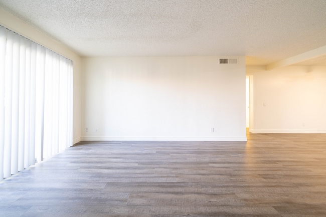 311 Weston Cir in Vista, CA - Building Photo - Building Photo