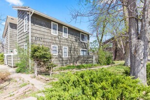 3527 Nottingham Ct in Boulder, CO - Building Photo