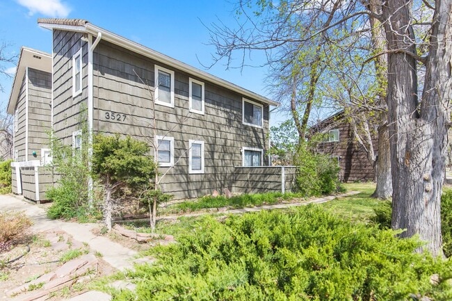 property at 3527 Nottingham Ct