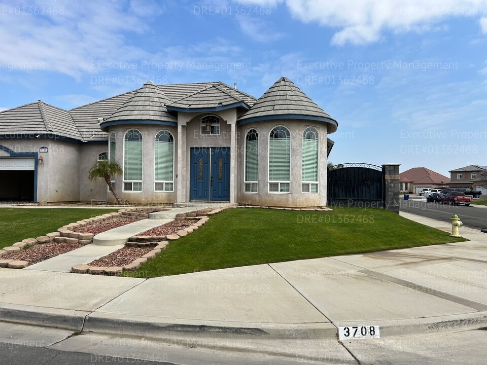 3708 Rock Meadow Ct in Bakersfield, CA - Building Photo