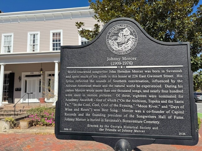 property at 226 E Gwinnett St