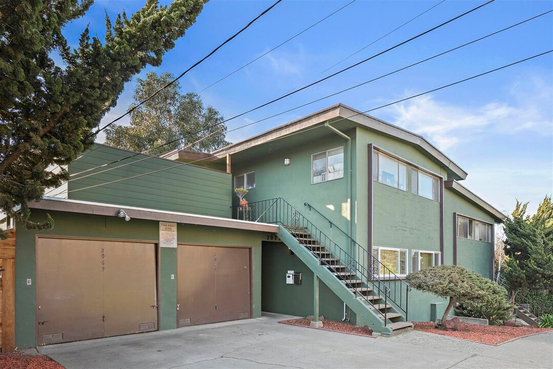 2069 Key Blvd, Unit 2069 in El Cerrito, CA - Building Photo