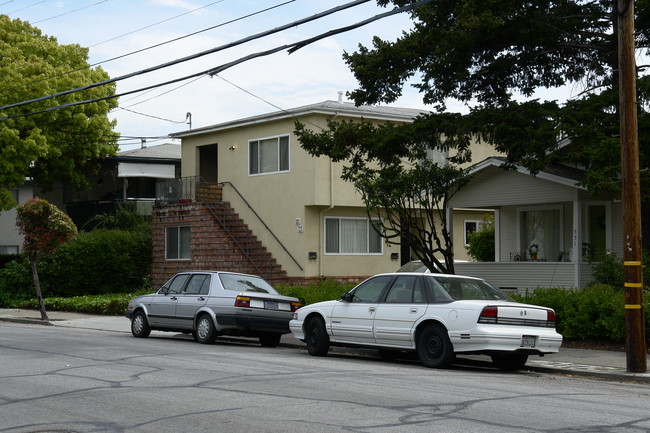 543 Lincoln Ave in Redwood City, CA - Foto de edificio - Building Photo