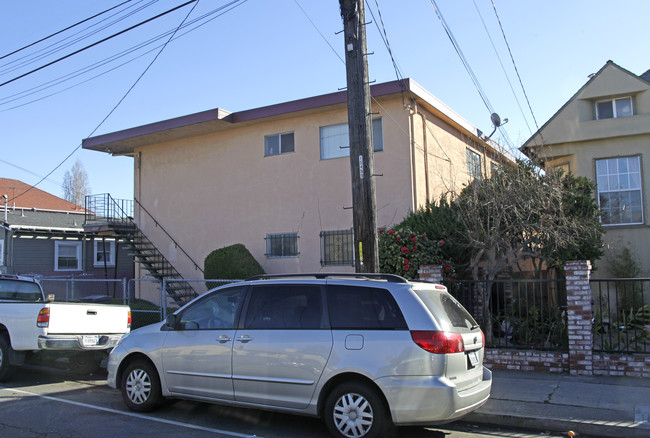 1618-1620 38th Ave in Oakland, CA - Foto de edificio - Building Photo