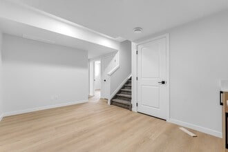 6381 King Wynd SW in Edmonton, AB - Building Photo - Building Photo