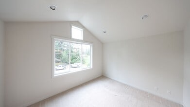 112 Wilkes St NW in Coupeville, WA - Building Photo - Building Photo