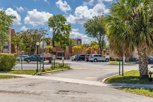 Ramblewood Condominium in Miami, FL - Foto de edificio - Building Photo