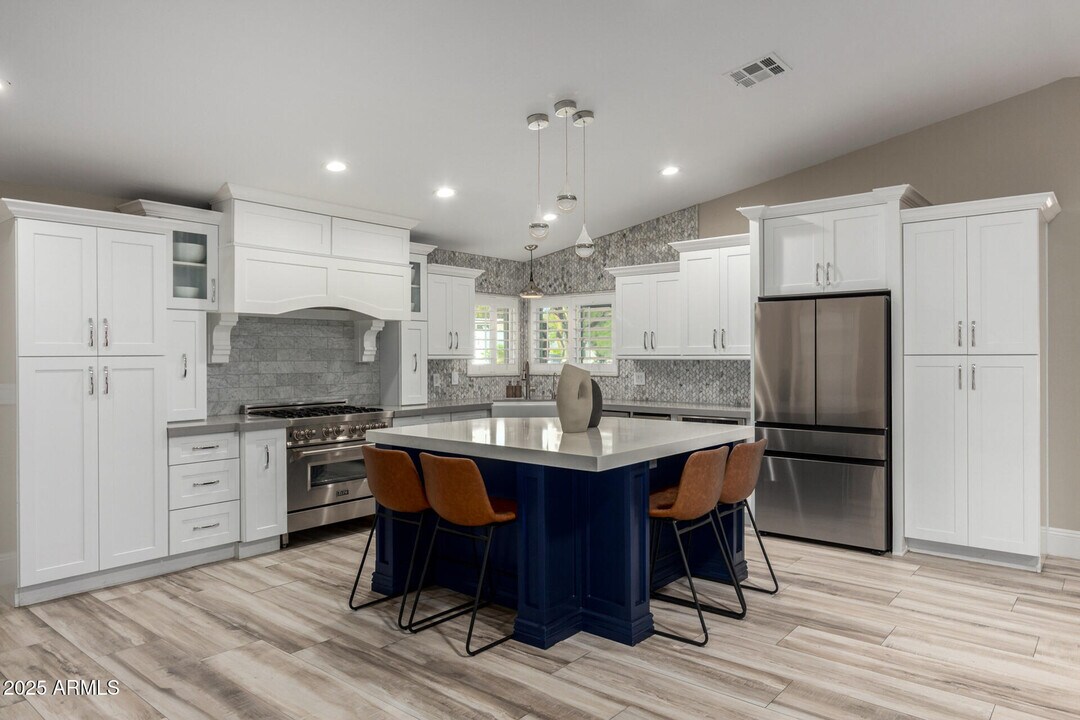 7731 E Rose Ln in Scottsdale, AZ - Building Photo