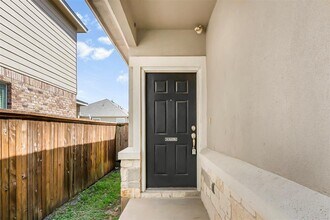 128 Holstein St in Hutto, TX - Building Photo - Building Photo