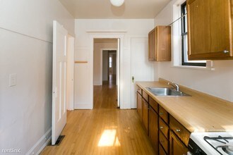 1002 Crain St-Unit -Unit 1 in Evanston, IL - Building Photo - Building Photo