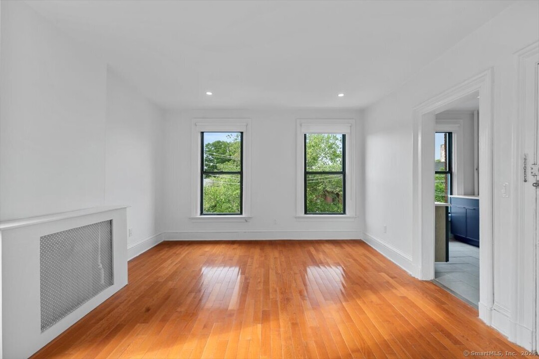 48 Trumbull St, Unit 3 in New Haven, CT - Building Photo