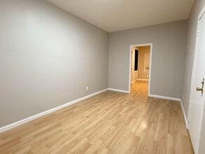 294 Virginia Ave in Jersey City, NJ - Building Photo - Building Photo