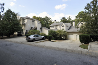 Fairview Bluff Apartments in Alpharetta, GA - Building Photo - Building Photo