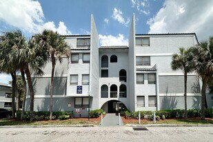 1900 N Congress Ave in West Palm Beach, FL - Building Photo