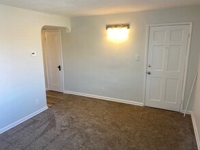 530 Hadley Ave, Unit 3 in Dayton, OH - Building Photo - Building Photo