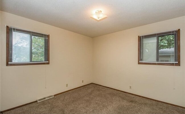 property at 4421 S Union St