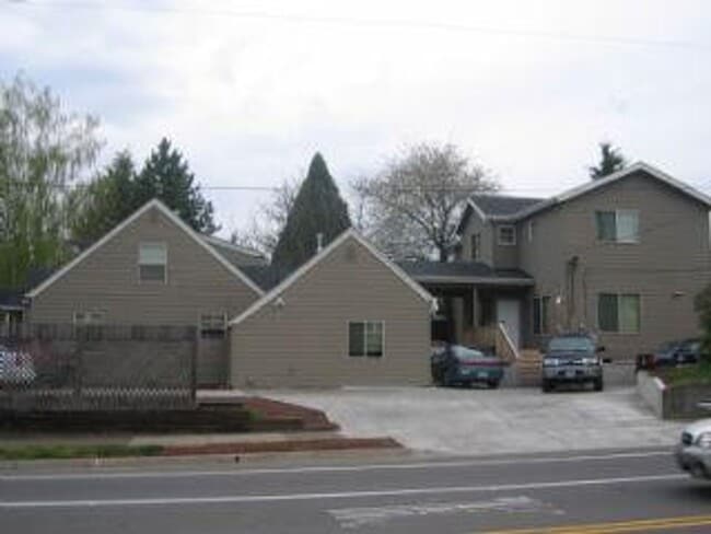 711-719 E 24th Ave in Eugene, OR - Building Photo - Building Photo