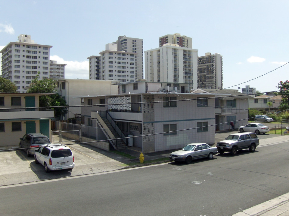 2620 Kaaha St in Honolulu, HI - Building Photo