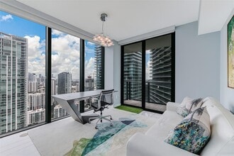 3131 NE 7th Ave, Unit 4001 in Miami, FL - Building Photo - Building Photo