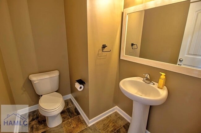 1290 Windrow Dr in Hinesville, GA - Foto de edificio - Building Photo