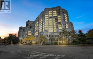 250 Webb Dr in Mississauga, ON - Building Photo