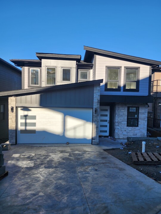 5248-5248 Goldspring Pl in Chilliwack, BC - Building Photo