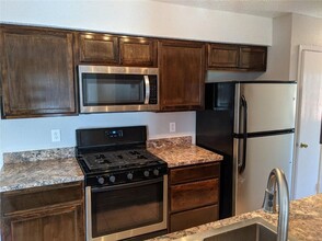 402.404 Cypress Ln in Round Rock, TX - Building Photo - Building Photo