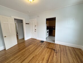 32 Academy Hill Rd, Unit 2 in Boston, MA - Building Photo - Building Photo