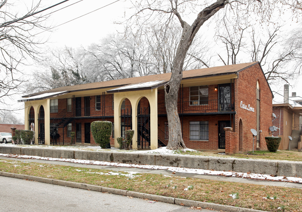 Peabody Village in Memphis, TN - Building Photo