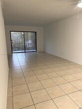 3115 Oakland Shores Dr in Oakland Park, FL - Building Photo - Building Photo