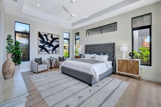 10720 Vanderbilt Dr in Naples, FL - Building Photo - Building Photo