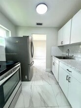 1960 NW 49th St in Miami, FL - Building Photo - Building Photo