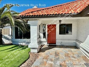 14272 N Fountain Hills Blvd in Fountain Hills, AZ - Foto de edificio - Building Photo