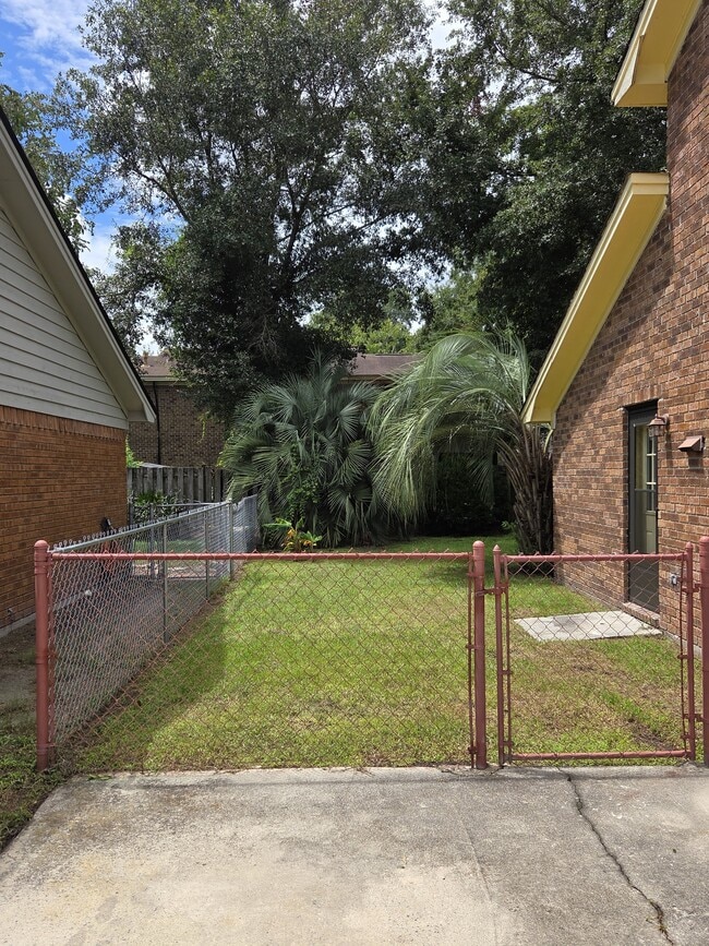 123 Hunt Club Ct in Savannah, GA - Building Photo - Building Photo