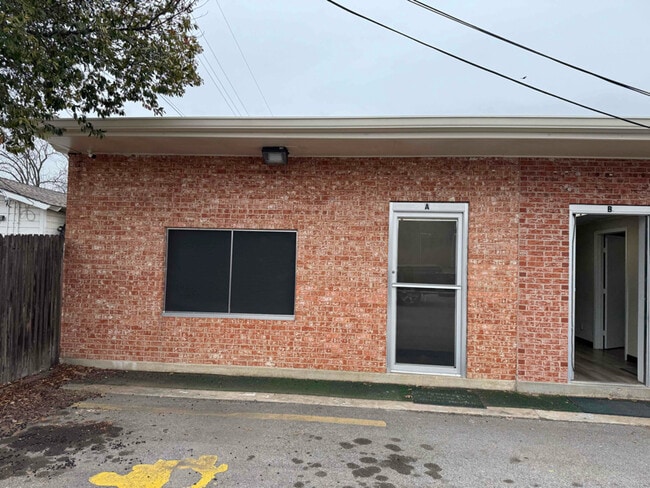 property at 2305 Medlin Dr
