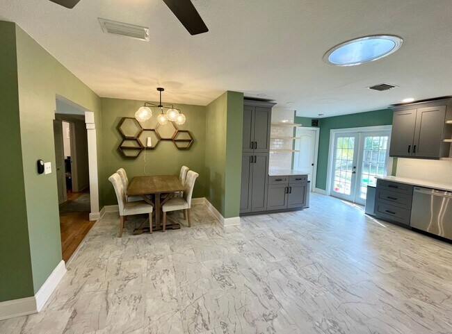 6326 8th Ave N in St. Petersburg, FL - Building Photo - Building Photo